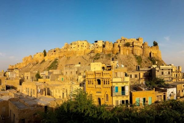 Golden Jaisalmer Fort glowing at sunset